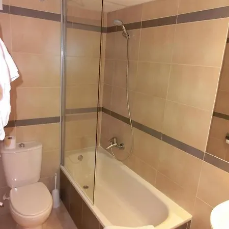 22b Esmeralda Suites 1 Bedroom *